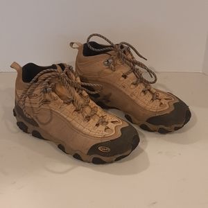 OBOZ 41, Women's Hiking Boots size 9.5